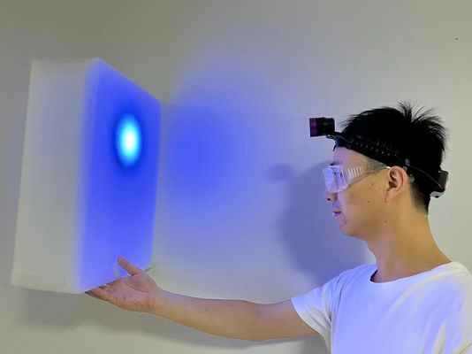 40 × 38 mm Lámpara UV ajustable de longitud de onda máxima para el uso de la cabeza y el casco