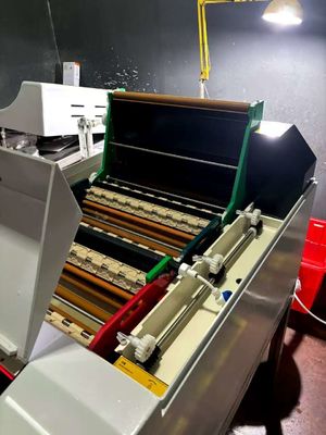 Procesador de película END no destructivo de fácil portabilidad con ancho máximo de 450 mm y tamaño mínimo de película de 50×100 mm