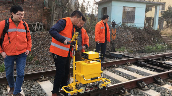 Detector de fallas ultrasónico de carro ligero con pantalla a color TFT digital para el sistema ferroviario