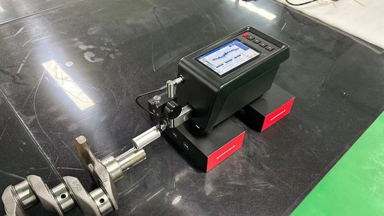 SRT-7300+ Instrumento de medición portátil de rugosidad de superficie y perfil de 500μm Range Touch Screen Roughness Waviness Contour Tester