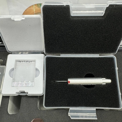 14 Parámetros Tester de rugosidad de superficie digital con espectrograma de pantalla de matriz de puntos OLED 128 X 64