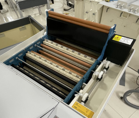 Tiempo de desarrollo de 20 a 60 segundos Detector de defectos de rayos X NDT / Procesador de desarrollo de películas HDL-P17A con capacidad de tanque de medicamentos fijos