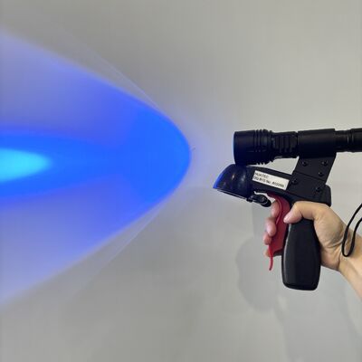 DG-B10 Operación con una sola mano Puesto de pulverización de luz UV 57.4mW/cm2 365nm NDT Bracket de prueba fluorescente Adaptación de linterna ultravioleta