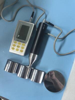 HUH-5E Proba motorizada de prueba de dureza por ultrasonidos Máquina portátil de prueba de dureza
